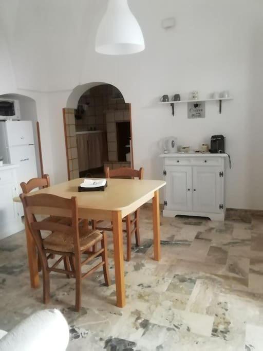 Apartamento Alloggio Incantevole Storico Carovigno Exterior foto